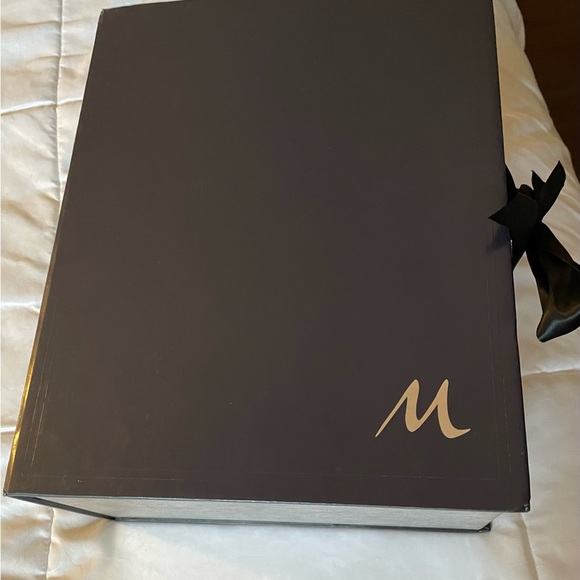 Funky sexy Mafani… suede heels with beautiful beaded heels all black - Picture 4 of 6